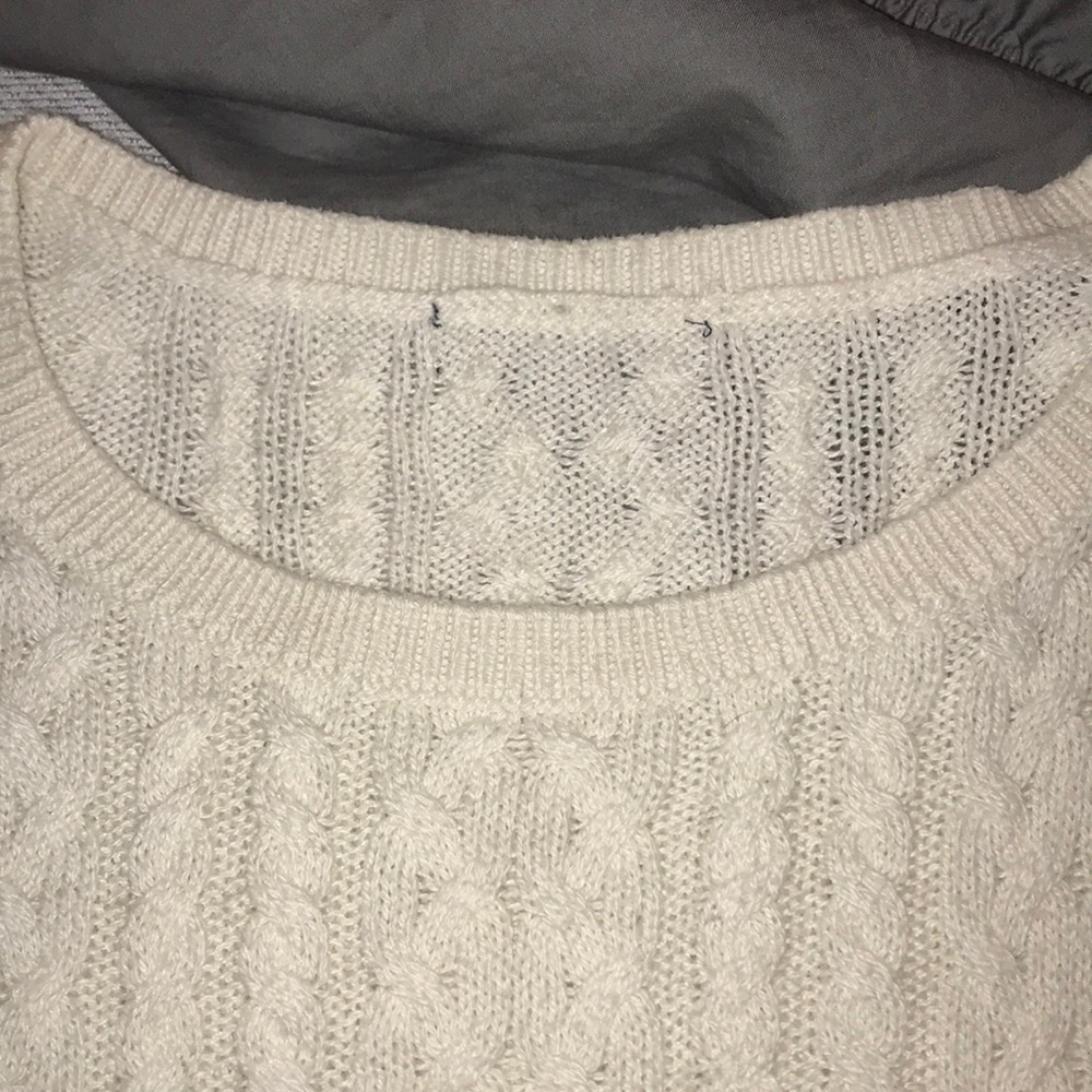 AEO Sweater - Picture 4 of 4
